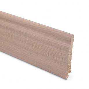 Плинтус шпонированный Lab Arte Oak Arktik 95х15х2500 в интерьере